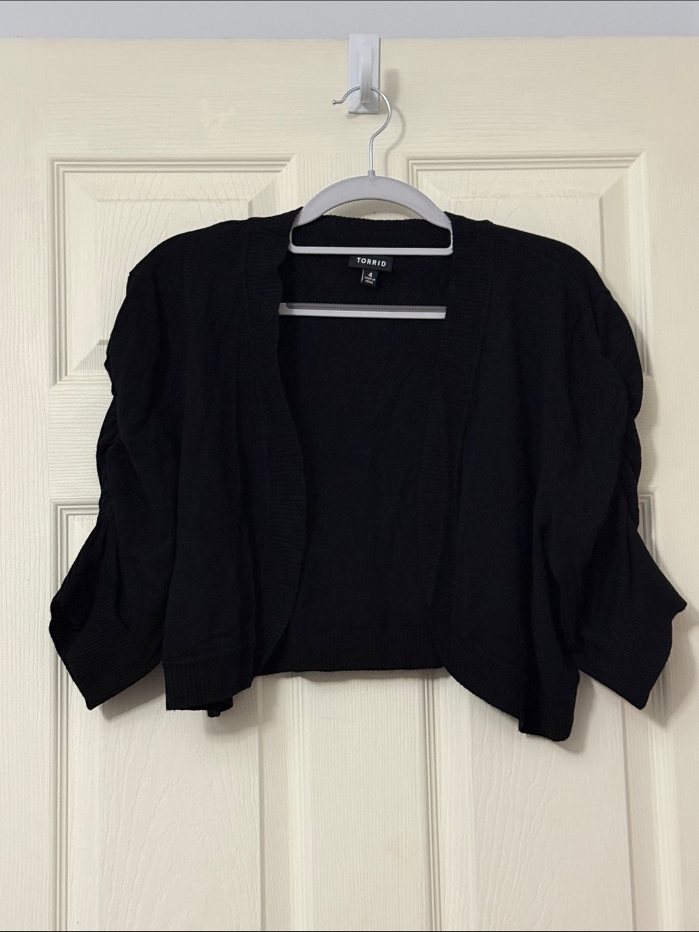 Torrid Black Ruched Sleeve Shrug Sz 4, 4X, 26